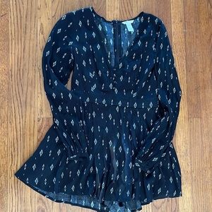 Forever 21 Black/White Geoprint Romper. Size S